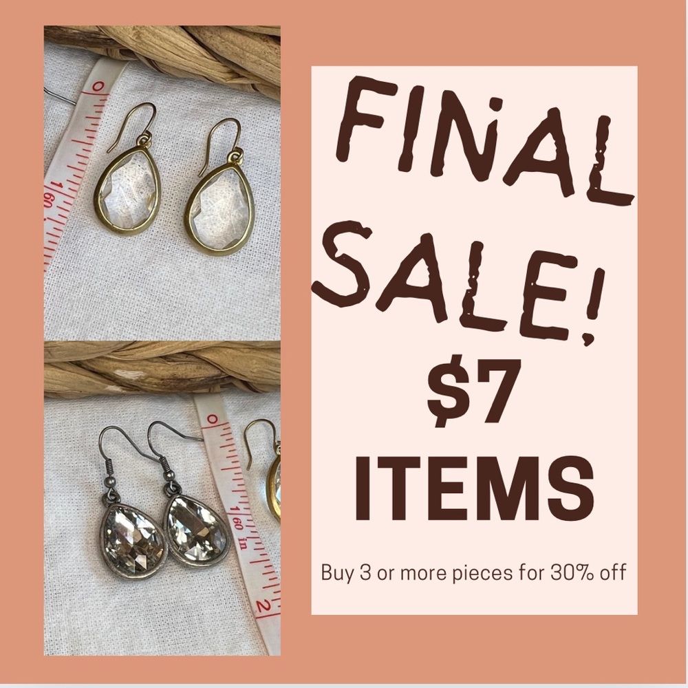 Set of two drop earrings that shine!
